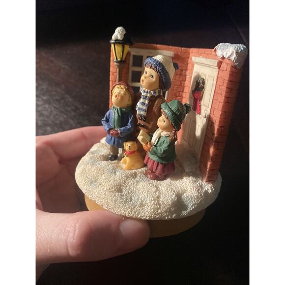 Our America Gift 2000 Carolers Topper Candle With Original Box - Picture 3 of 8